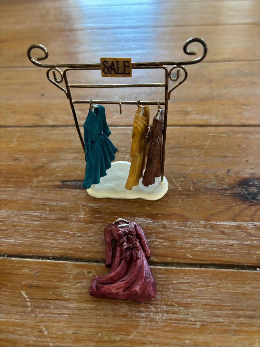 Lemax 2005 Dress Shop Figurine